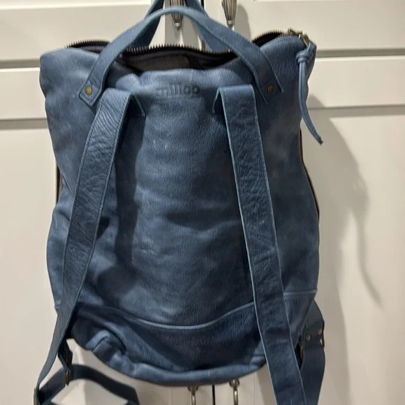 Brand new leather backpack in a dusty blue will hold a 15 inch laptop - Picture 3 of 9